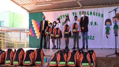 Photo of Estudiantes de la Escuela Pedro Vergara Keller recibieron 110 mochilas de Codelco