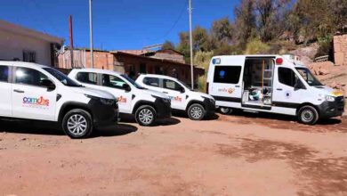 Photo of Comdes entregó una ambulancia, tres vehículos de emergencia y cinco teléfonos satelitales a las comunidades del Alto el Loa