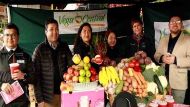 Photo of Autoridades y feriantes llaman a cotizar diversas alternativas de productos para cuidar el presupuesto familiar.